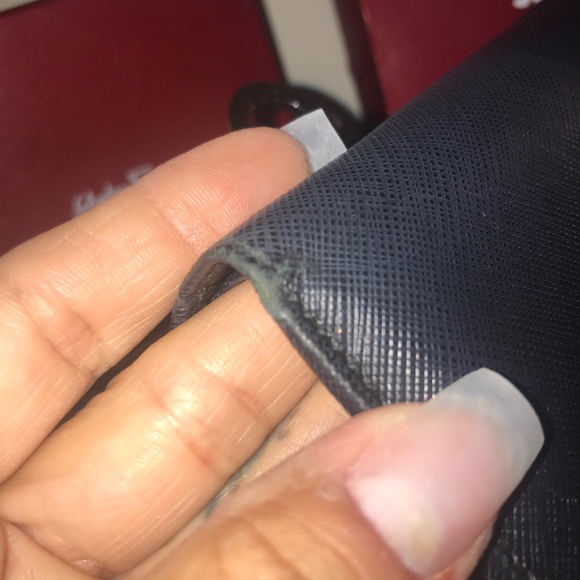 💯% Auth. Salvtore Ferragamo Black Leather Wallet - Picture 14 of 15